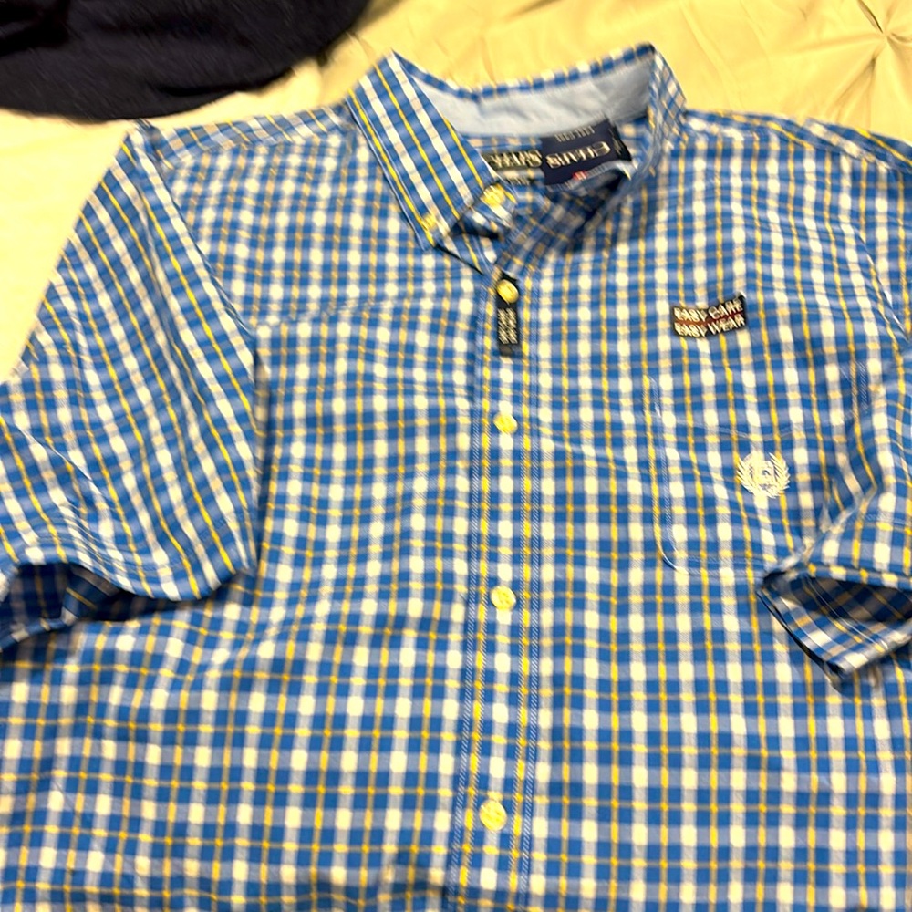 Chaps men’s short sleeve dress shirt never worn